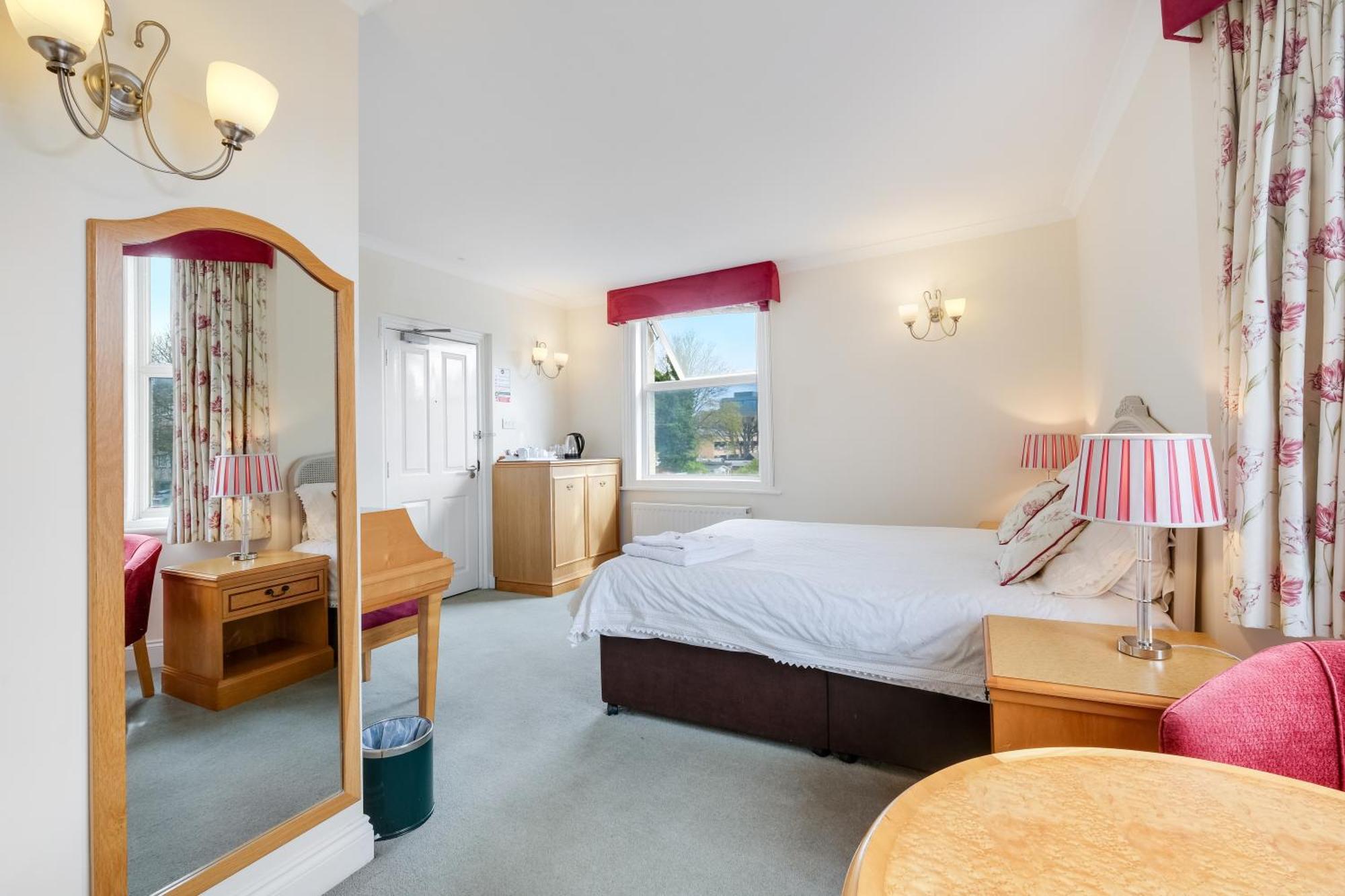 فندق Charles House - Windsor Castle المظهر الخارجي الصورة